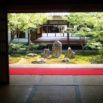 京都の伏見稲荷にて運気をアップ！大人のための開運神社散歩
