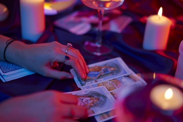 【無料タロット占い】ワンオラクルで金運・財運を占う