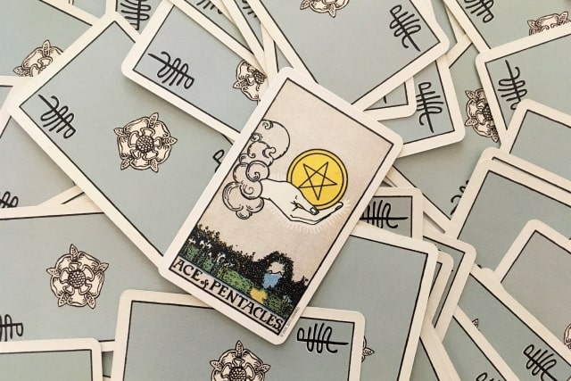 【無料タロット占い】フルデッキのワンオラクルで今年の運勢を占う